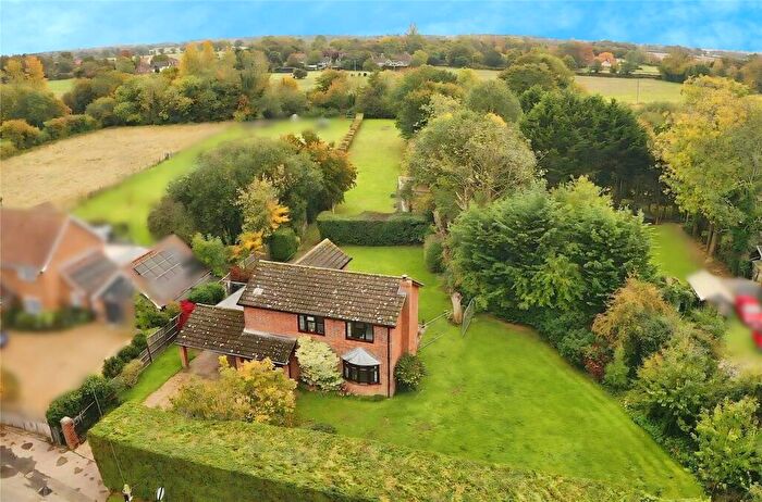 4 Bedroom Detached House For Sale In School Lane, Spooner Row, Wymondham, Norfolk, NR18
