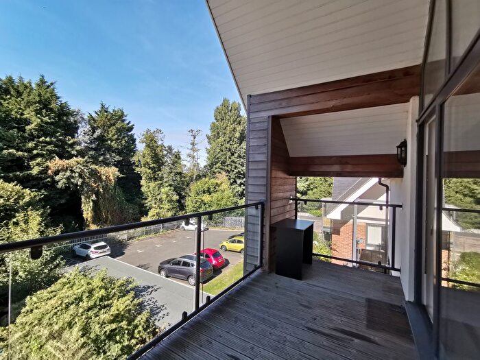 2 Bedroom Flat To Rent In Faversham Road, Kennington, Ashford, TN24