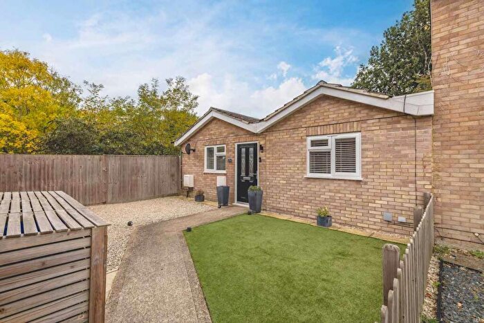 2 Bedroom Bungalow For Sale In Tockley Road, Burnham, SL1
