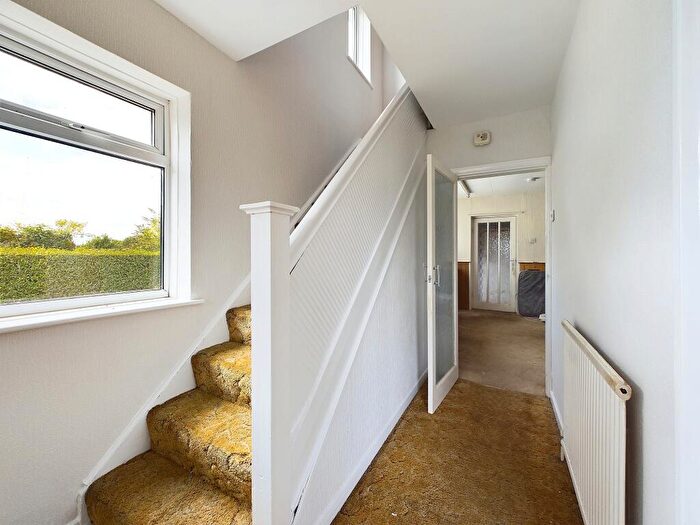 3 Bedroom Semi-Detached House For Sale In Williamthorpe Road, North Wingfield, Chesterfield, S42