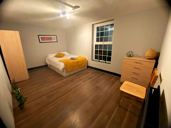 3 Bedroom Flat To Rent In Lowfield Street, Dartford, DA1