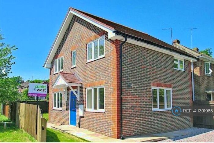 3 Bedroom Detached House To Rent In Ellis Close, Arundel, BN18