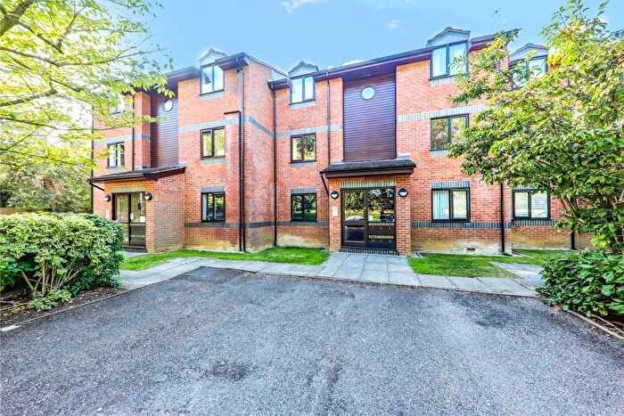 1 Bedroom Flat For Sale In Wayland Close, Bracknell, Berkshire, RG12