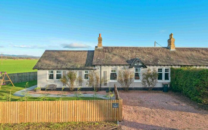 4 Bedroom Semi-Detached House For Sale In Powgavie Farm Cottages, Inchture, Perthshire, PH14