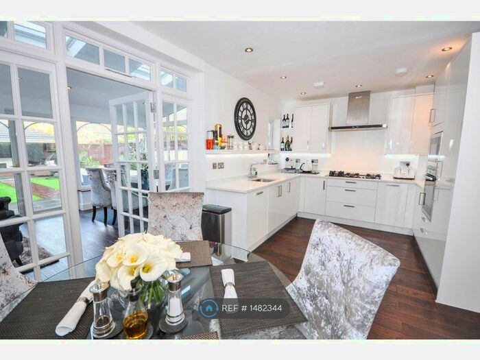 4 Bedroom Terraced House To Rent In Sunley Gardens, Perivale, UB6
