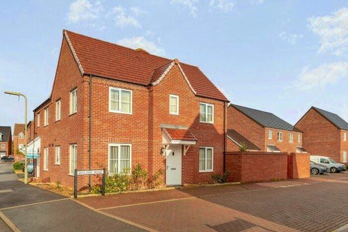 3 Bedroom Property To Rent In Skylark Road, Banbury, OX15