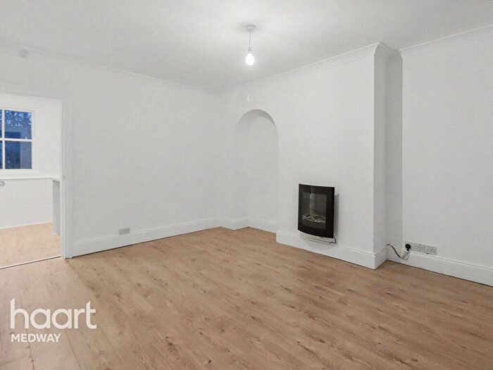 3 Bedroom Terraced House To Rent In Cornwallis Avenue, Gillingham, ME7