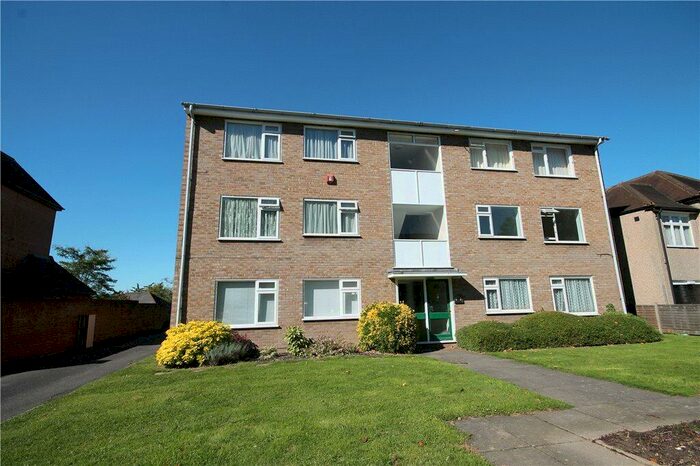 1 Bedroom Flat To Rent In Thicket Road, Sutton, Surrey, SM1
