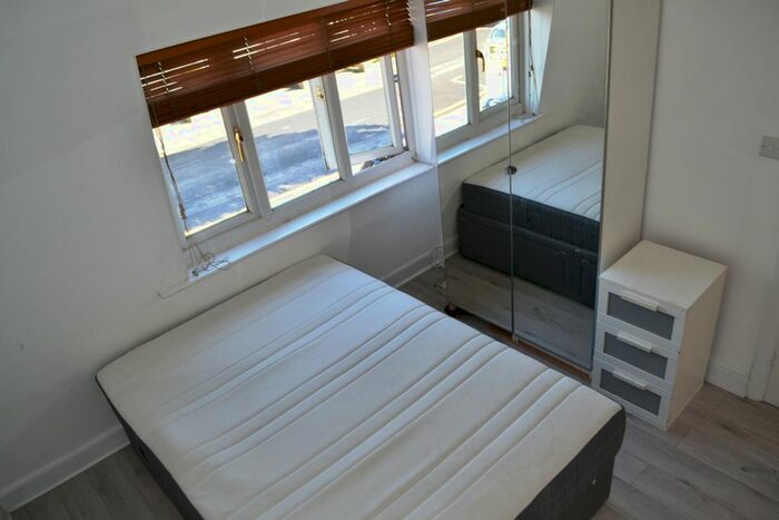 1 Bedroom Studio To Rent In Foscote Road, London, NW4