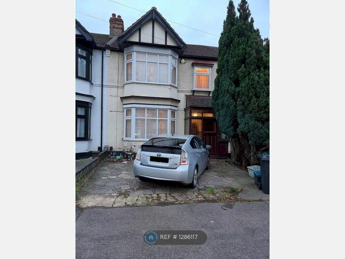 4 Bedroom Terraced House To Rent In Castleview Gardens, Ilford IG1