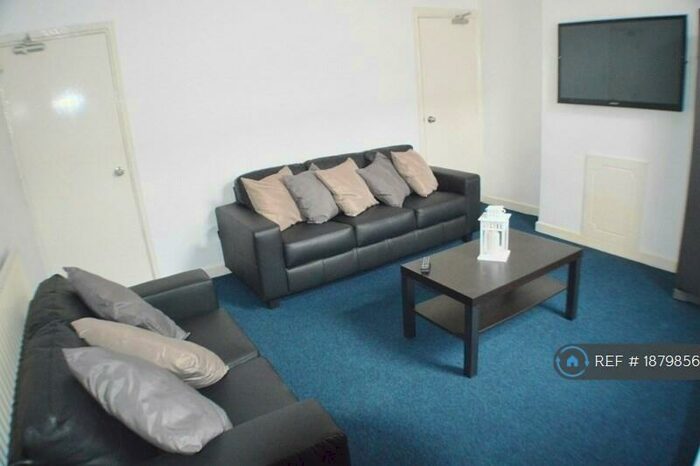 4 Bedroom Terraced House To Rent In Wimbourne Road, Nottingham, NG7