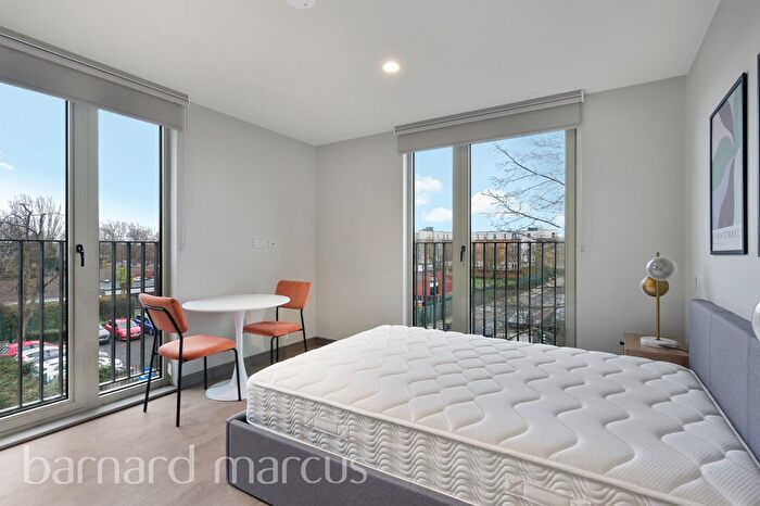 Studio To Rent In Victoria Road, Feltham, TW13