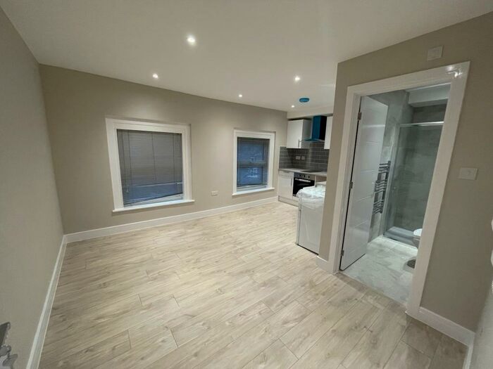 Studio To Rent In College Road, Maidstone, ME15