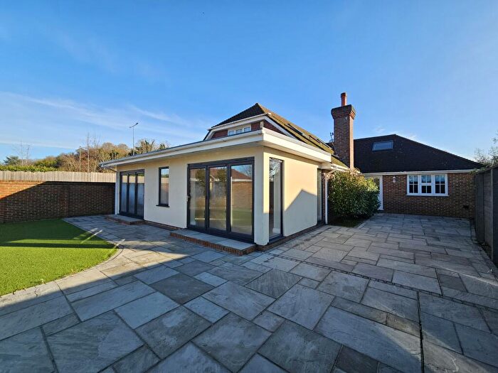 5 Bedroom Detached House To Rent In Castle Dene, Maidstone, ME14