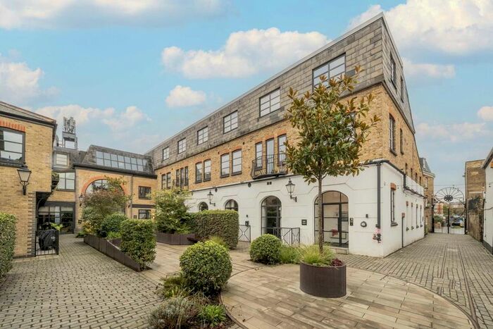 2 Bedroom Flat To Rent In Old Town, London, SW4