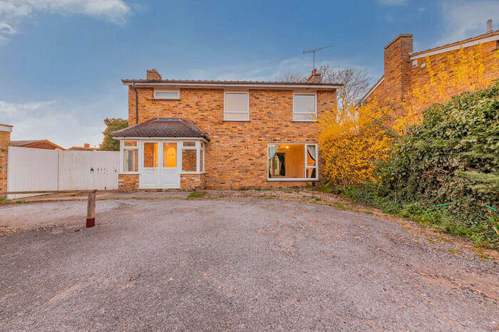 4 Bedroom Detached House To Rent In Roslings Close, Chelmsford, Essex, CM1