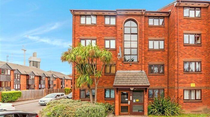 1 Bedroom Flat To Rent In Cotton Avenue, Acton, W3
