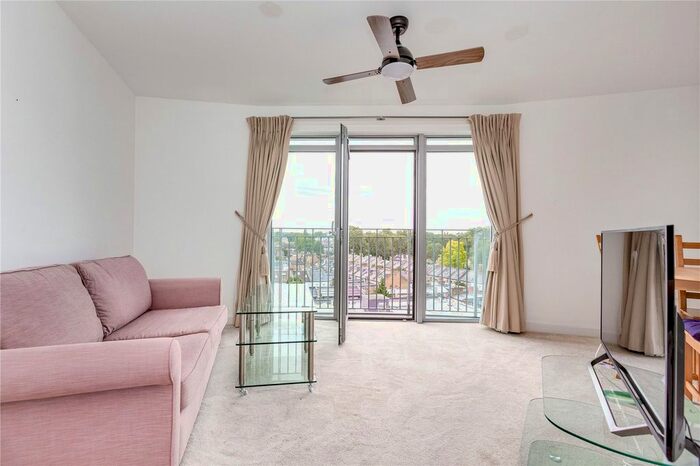 1 Bedroom Flat To Rent In Cairns House, Wandsworth Bridge Road, SW6