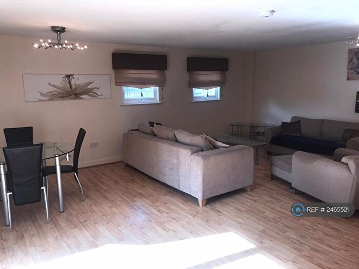 2 Bedroom Flat To Rent In Tower Court, Newcastle-Under-Lyme, ST5