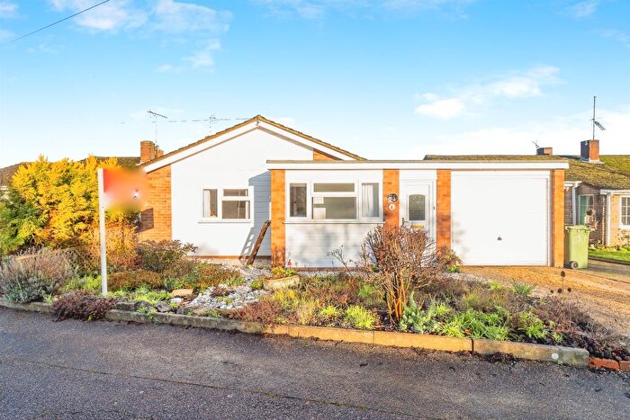 3 Bedroom Semi Detached Bungalow For Sale In Foster Road, Harlington, Dunstable, LU5