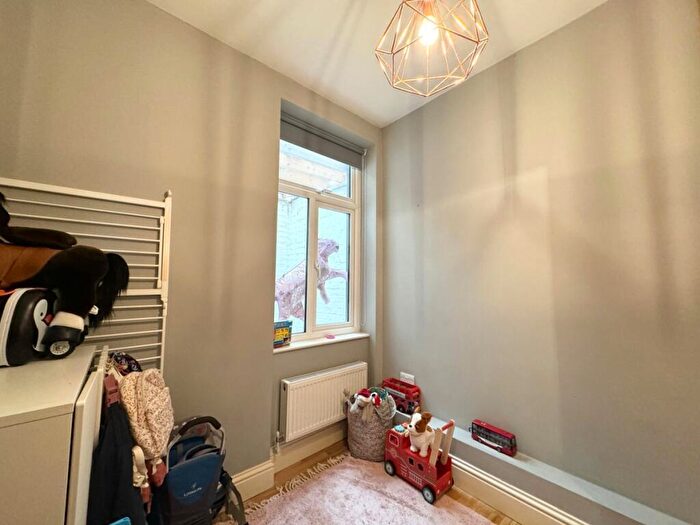 2 Bedroom Apartment To Rent In Avenue Mews, Muswell Hill, N10