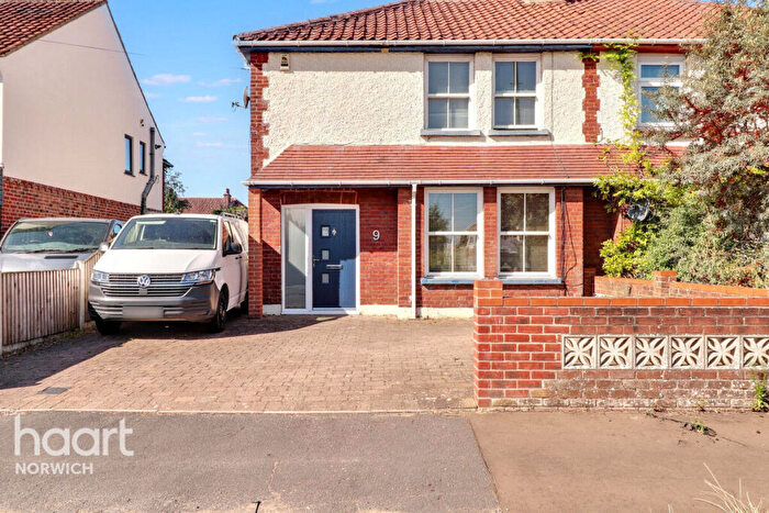 3 Bedroom Semi-Detached House For Sale In Eversley Road, Norwich, NR6