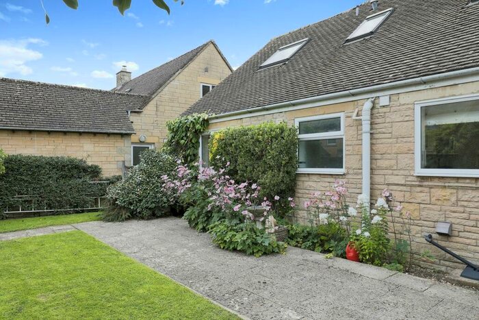 3 Bedroom Bungalow For Sale In Letch Hill Drive, Bourton-on-the-Water, Cheltenham, Gloucestershire, GL54