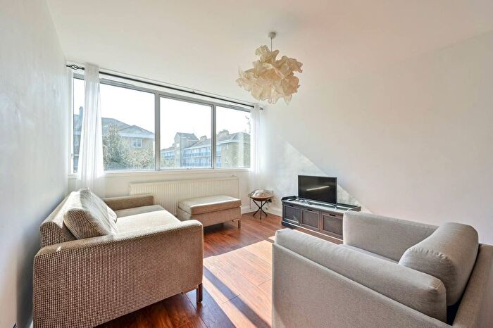 2 Bedroom Flat To Rent In Claudia Place, Southfields, London, SW19