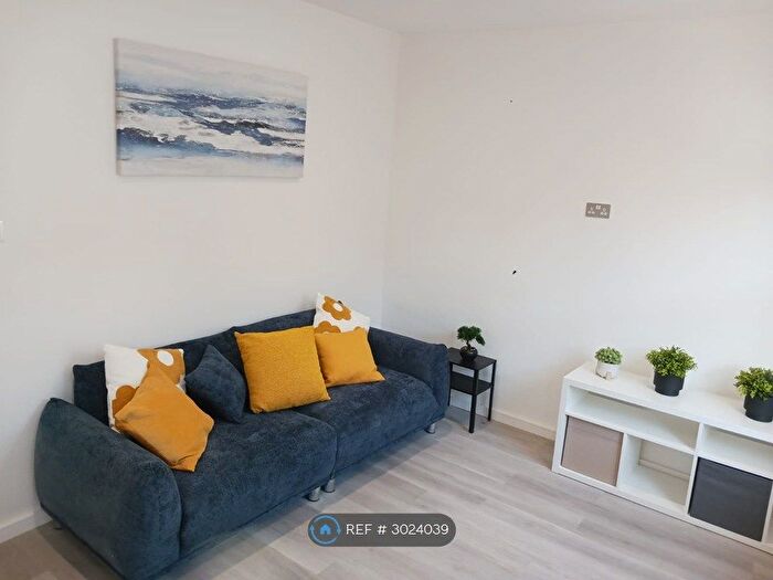 2 Bedroom Terraced House To Rent In Waldeck Street, Reading, RG1