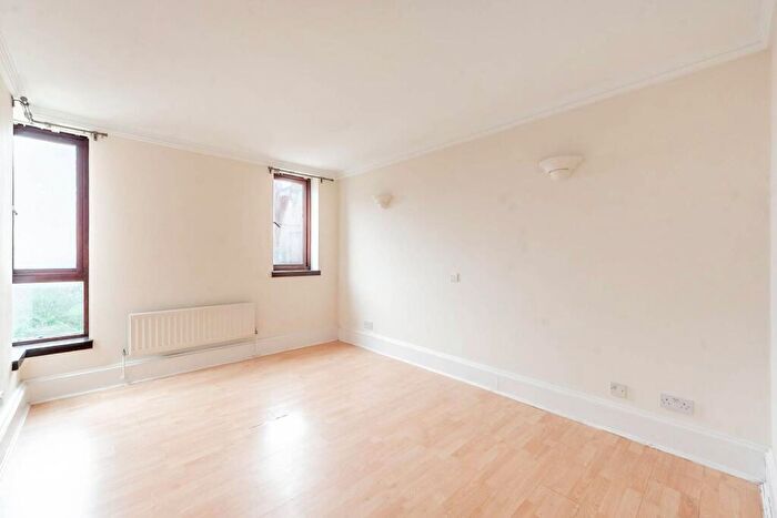 2 Bedroom Flat For Sale In Sudbury Hill, Harrow On The Hill, Harrow, HA1