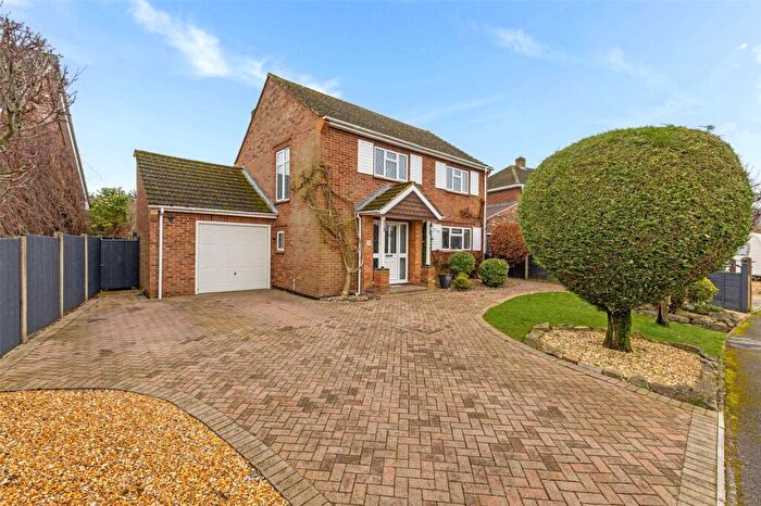 3 Bedroom Detached House For Sale In Northfield Road, Sherfield On Loddon, RG27
