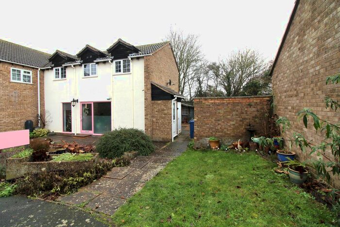 1 Bedroom Flat For Sale In Elm Road, Folksworth, Peterborough, PE7