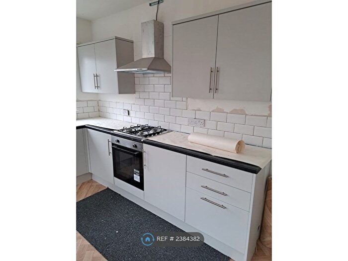 4 Bedroom Terraced House To Rent In Farebrother Street, Grimsby, DN32