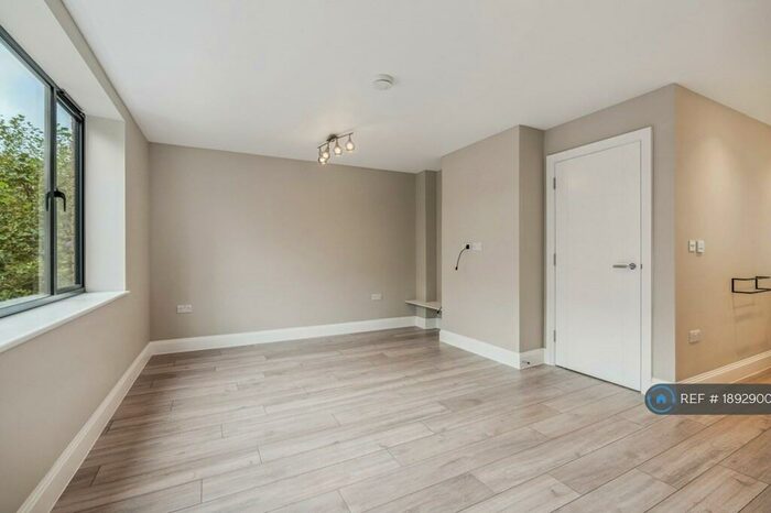 2 Bedroom Flat To Rent In Fonthill Road, London, N4