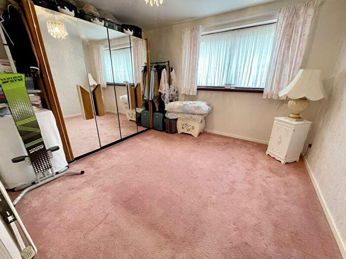 3 Bedroom Terraced House For Sale In Enfield Close, Dunstable, LU5