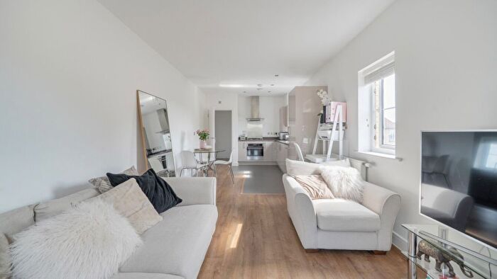 1 Bedroom Flat For Sale In Lotus House, IG7