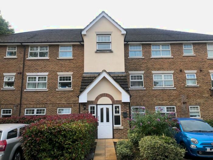 2 Bedroom Apartment To Rent In Mariner Close, Barnet, EN4