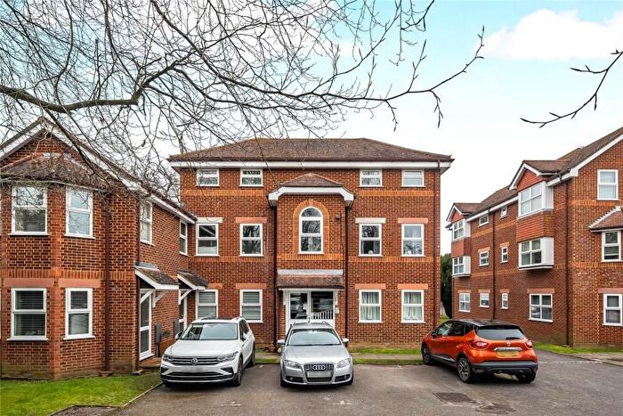 1 Bedroom Flat To Rent In Addlestone, Surrey, KT15