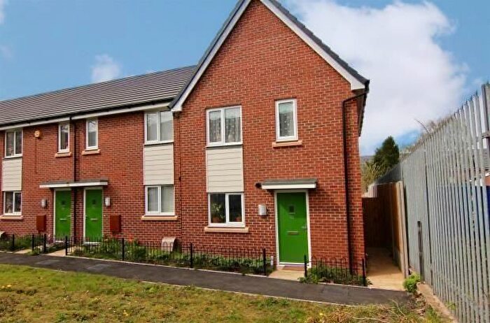 3 Bedroom End Of Terrace House To Rent In Hillmorton Road, Coventry - Bedroom, Bathroom, CV2