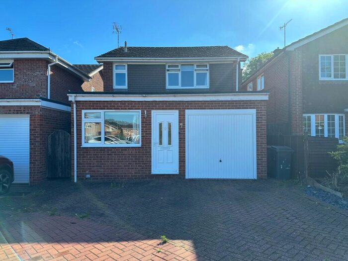 3 Bedroom Detached House To Rent In Canons Close, Bicknacre, Chelmsford, CM3