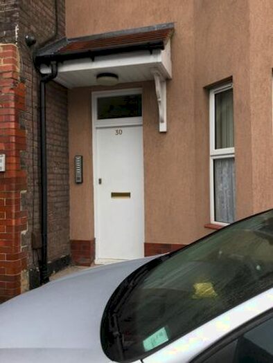 Studio To Rent In Crawley Road, Luton, LU1
