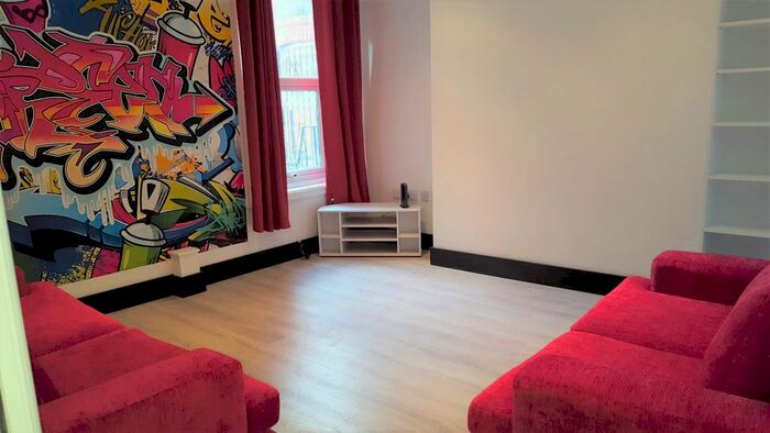 5 Bedroom Flat To Rent In Smithdown Road, Liverpool, Merseyside L15
