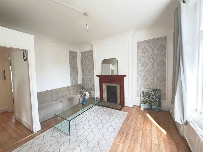 1 Bedroom Flat To Rent In Priory Terrace, South Hampstead, NW6