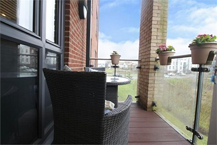 2 Bedroom Apartment To Rent In Eniac View, Atlas Way, Oakgrove, MK10