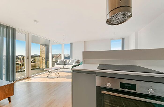 2 Bedroom Flat To Rent In The Oakwood, Colina Road, London, N15