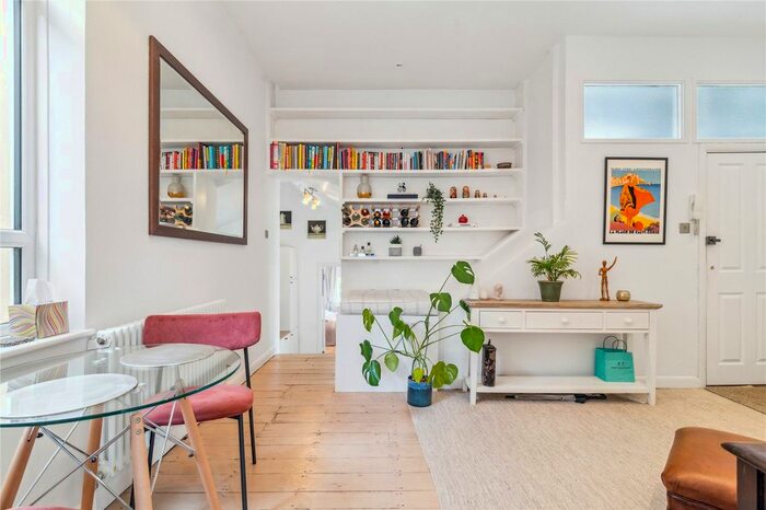 2 Bedroom Flat To Rent In Santos Road, East Putney, SW18