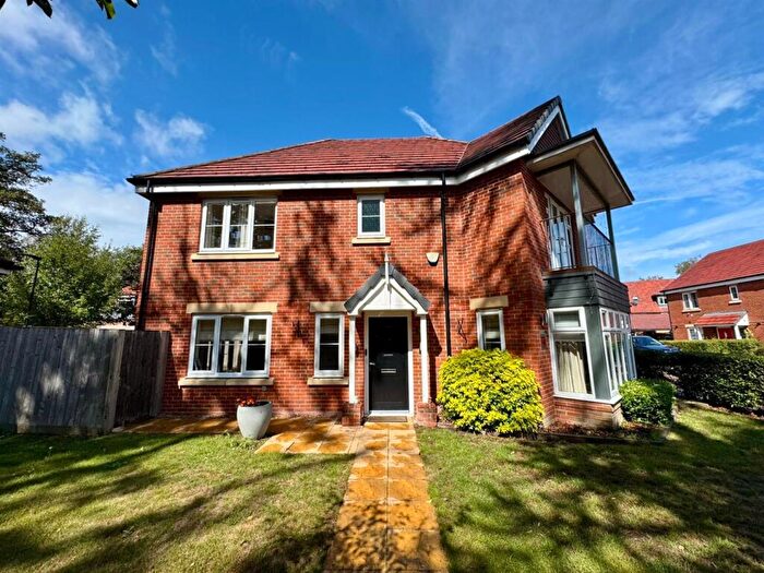 4 Bedroom Detached House For Sale In Copse Close, Fleet, GU51