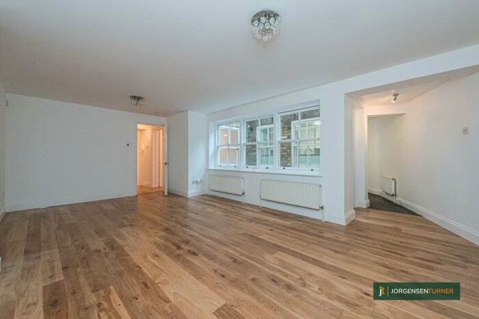 3 Bedroom Flat To Rent In Canterbury Road, Kilburn Park, NW6
