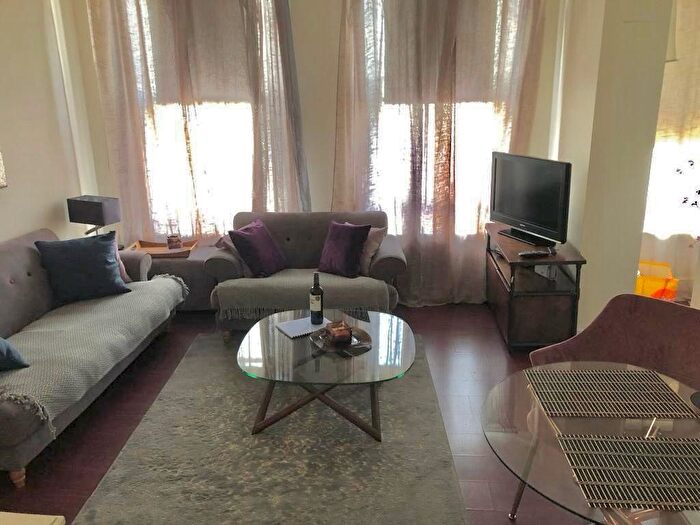 2 Bedroom Flat To Rent In Harrow Road, Westminster, W9