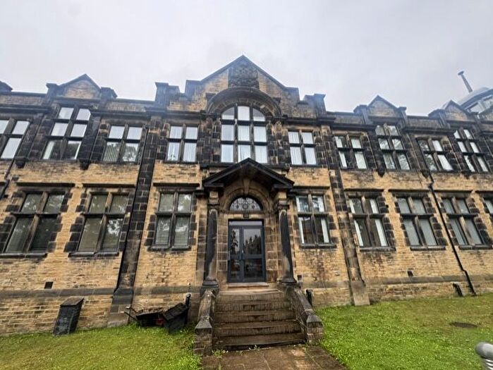 2 Bedroom Flat To Rent In Richardshaw Lane, Pudsey, LS28